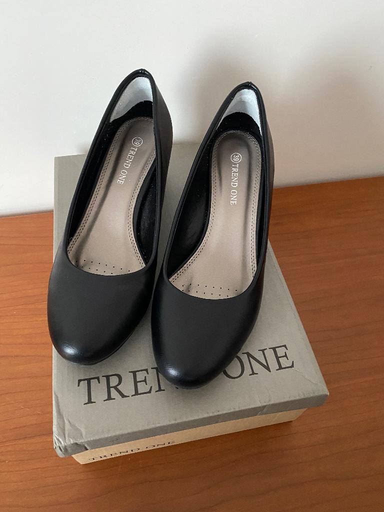 Schoenen 39 pumps zwart, Ophalen, Pumps, Zwart, Trend One
