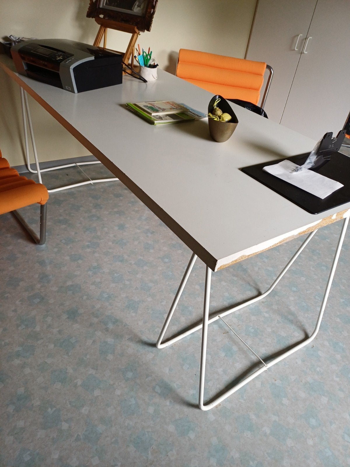 table sur tréteaux, Enlèvement