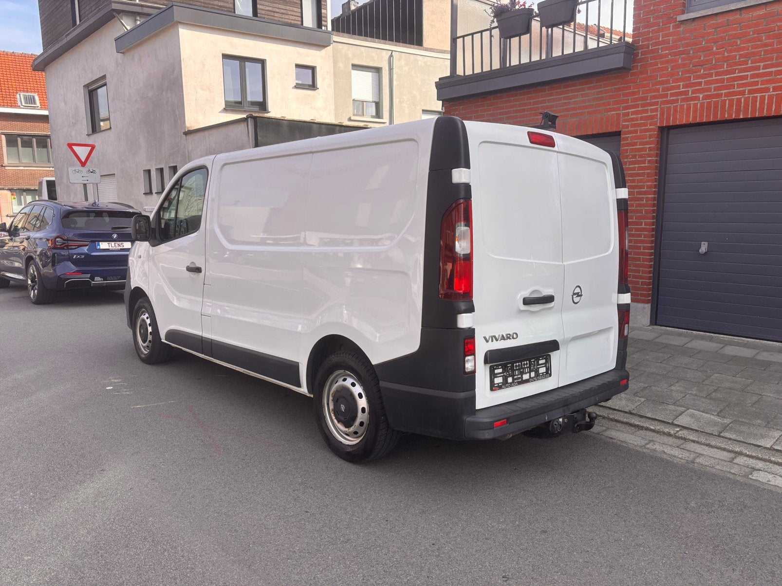 Opel Vivaro 1.6 Euro6 Caméra Attelage de Remorquage GPS, Autos, Euro 6, Particulier, Verrouillage central, Achat