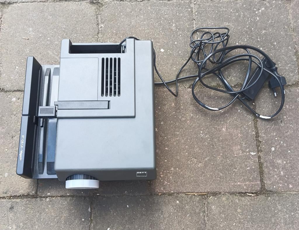 Diaprojector Zett met handleiding, TV, Hi-fi & Vidéo, Projecteurs dias, Enlèvement, Utilisé