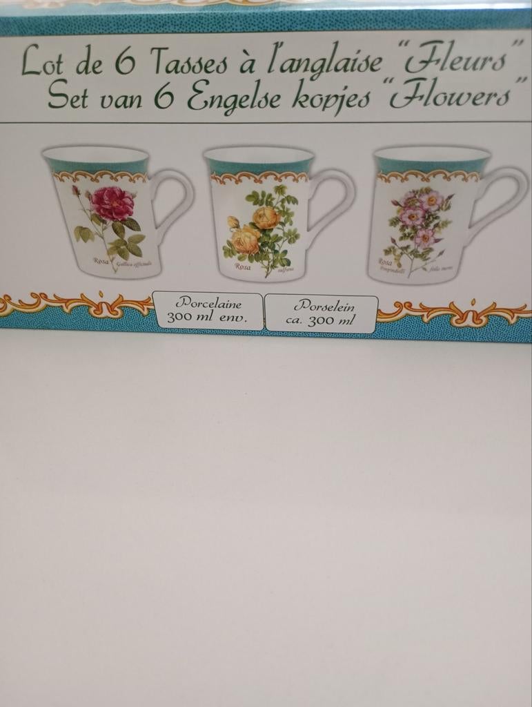 ENGELSE TAARTPLATEAU + 6 ENGELSE KOPJES +4 DESSERT BORDEN, Huis en Inrichting, Ophalen, Bord(en)