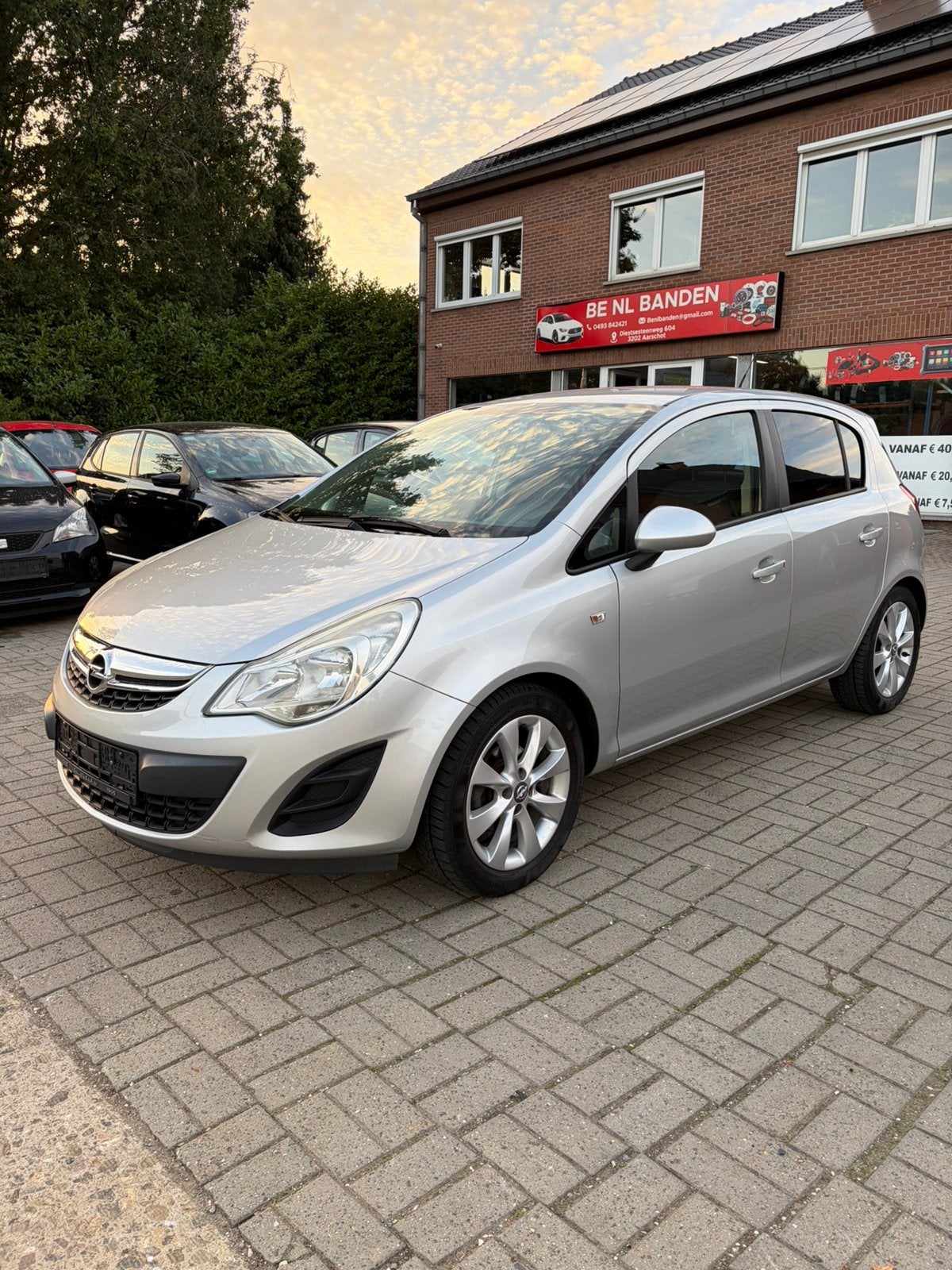 Opel Corsa 1.4 benzine euro 5 Heel proper, Autos, Euro 5, Achat, Entreprise, Boîte manuelle