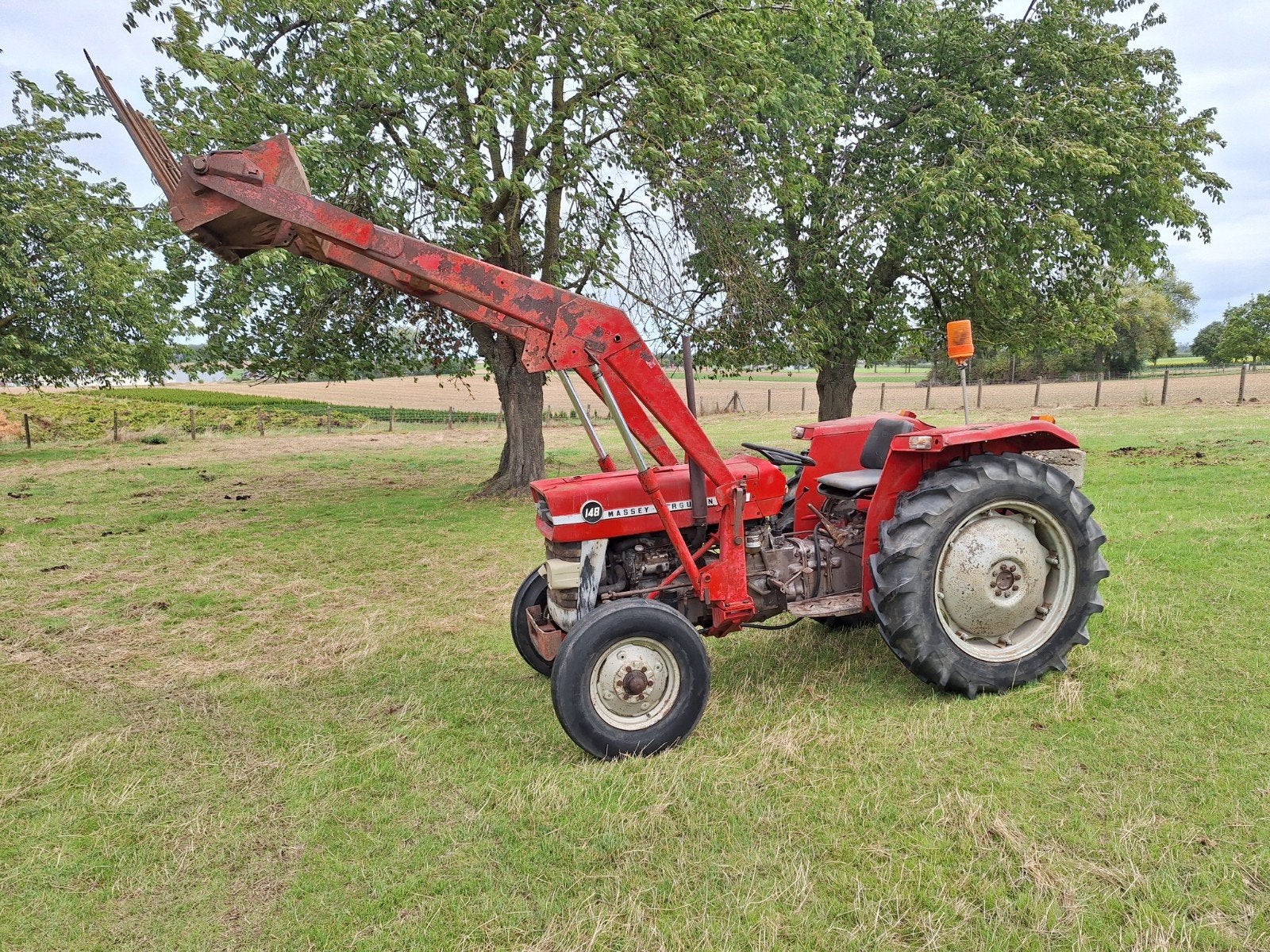 tractor Massey Ferguson 148 met frontlader, Ophalen, Massey Ferguson, 2500 tot 5000