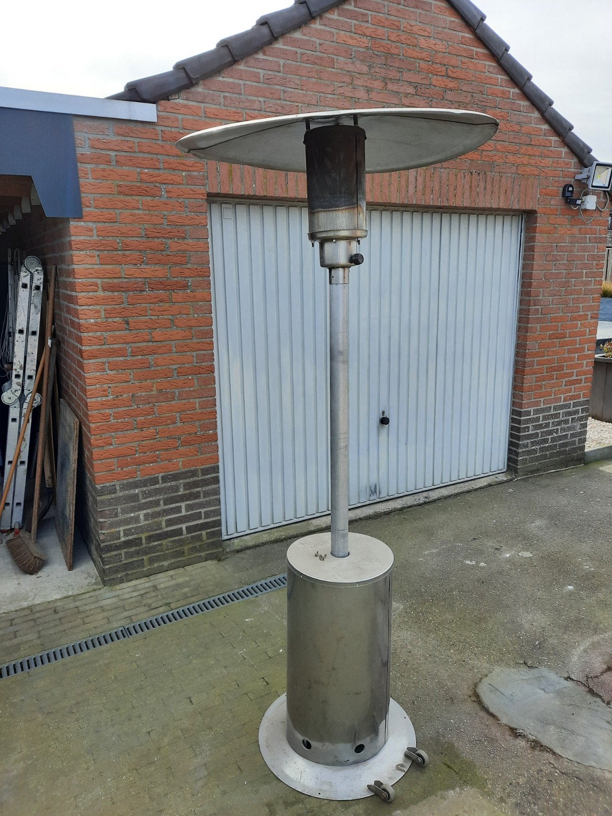 Terrasverwarmer, Ophalen, Gas