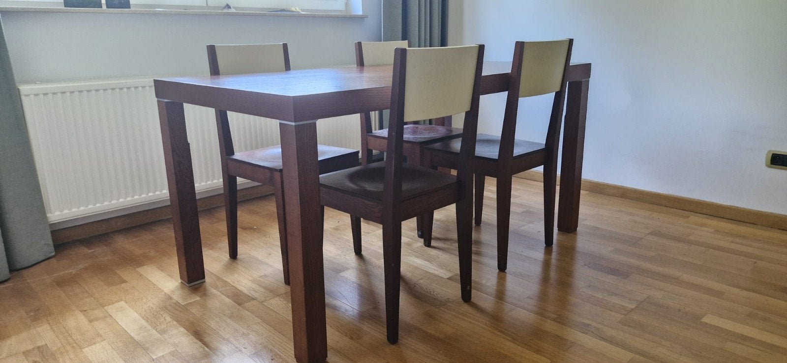 Kwalitatieve tafel en 4 bijpassende stoelen - een koopje :), Ophalen, Gebruikt, 50 tot 100 cm, Vijf personen of meer