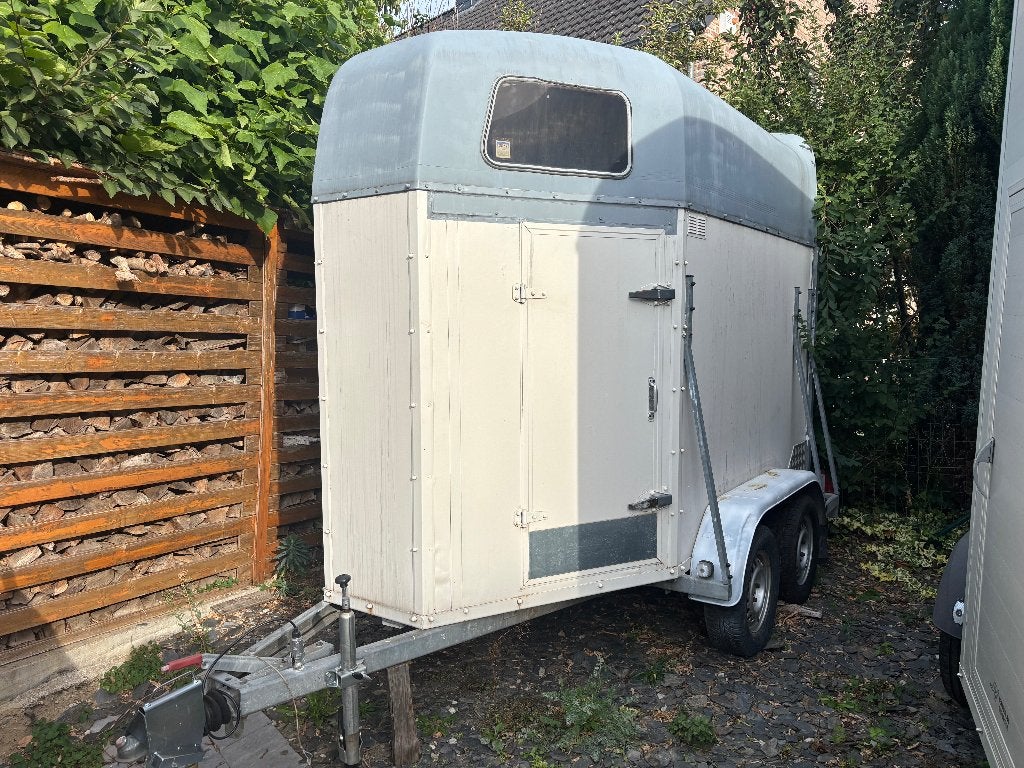 van 2 places pour Chevaux, Enlèvement, Utilisé, Bois, Remorque 2 chevaux
