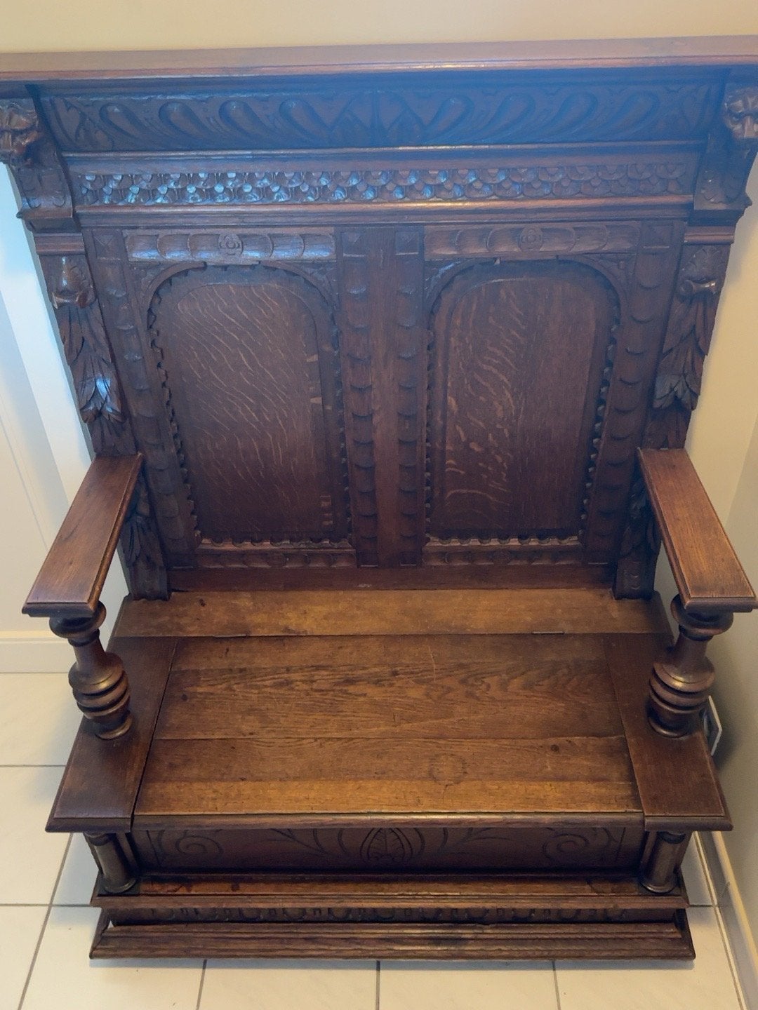 Antieke eiken hallbank – Vlaamse neorenaissance, Ophalen