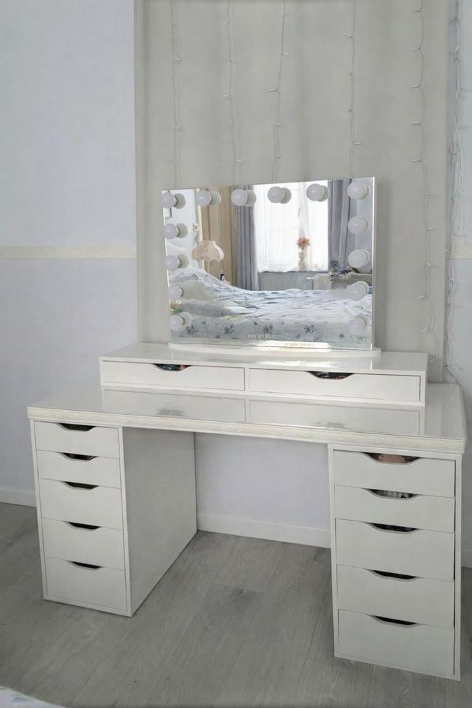 Bureau caisson ikea 10 tiroirs + miroir hollywood avec lampe, Huis en Inrichting, Bureaus