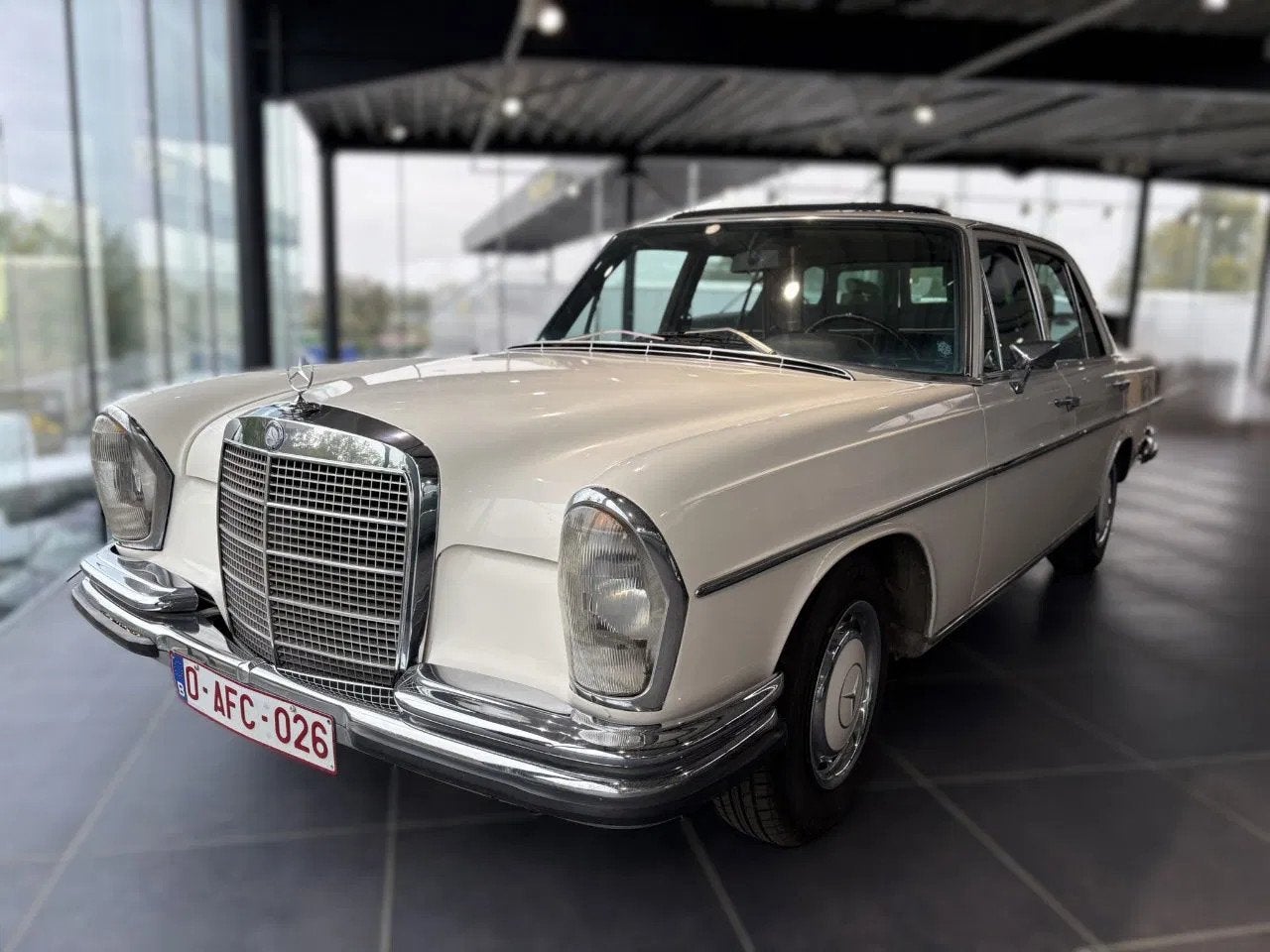 Mercedes-Benz 280SE *OldTimer*Automaat*LerenZetels*Schuifdak, Achat, Entreprise, Autre carrosserie, Radio