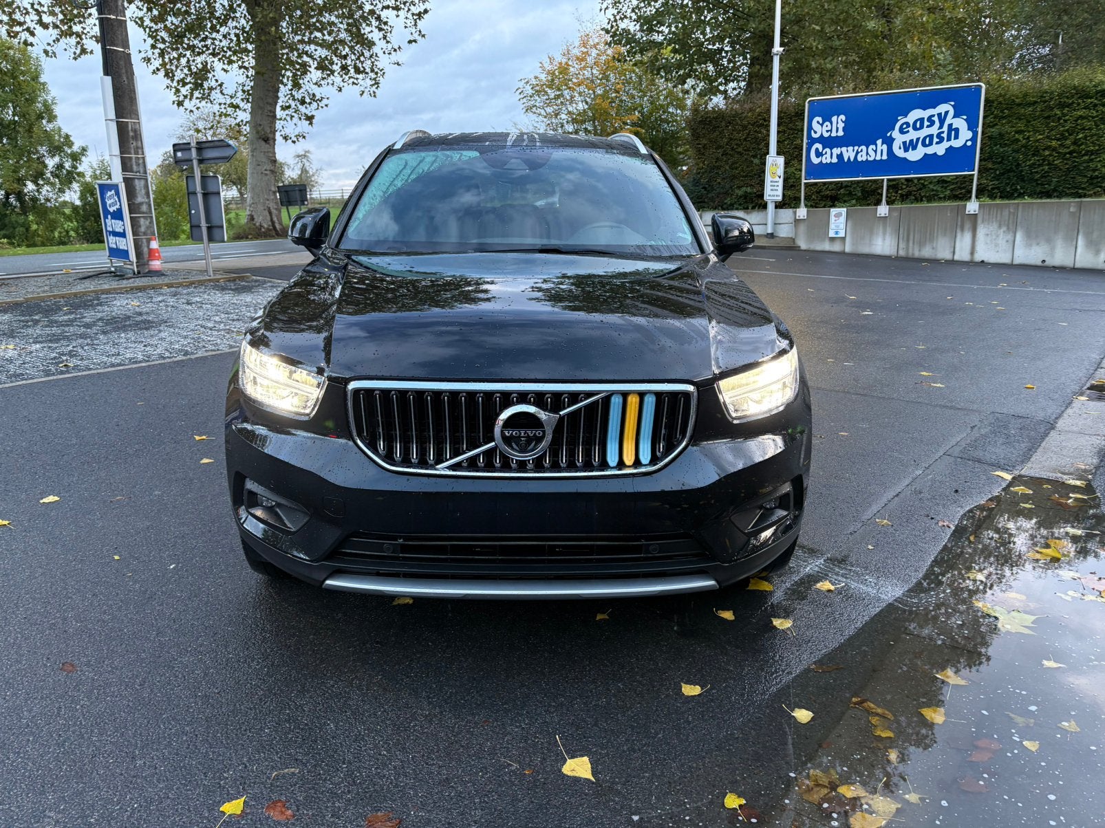 Volvo XC40 T4 2.0 190pk INSCRIPTION, Auto's, Automaat, 2220 kg, 4 cilinders, Zwart
