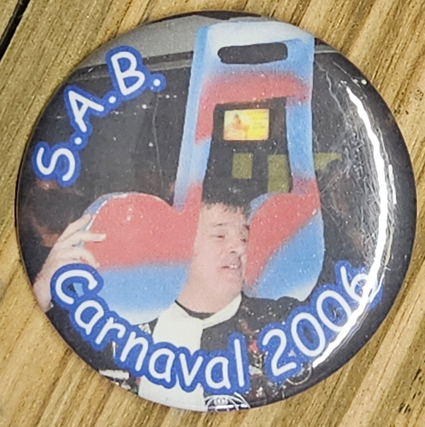 Carnavalsbutton 2006 SAB
Deze afbeelding toont e, Verzamelen, Speldjes, Pins en Buttons, Ophalen of Verzenden