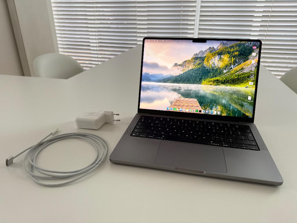 MacBook Pro M1 Pro 14" 512GB/16GB QWERTY, Informatique & Logiciels, MacBook Pro, Qwerty, 512 GB, Comme neuf