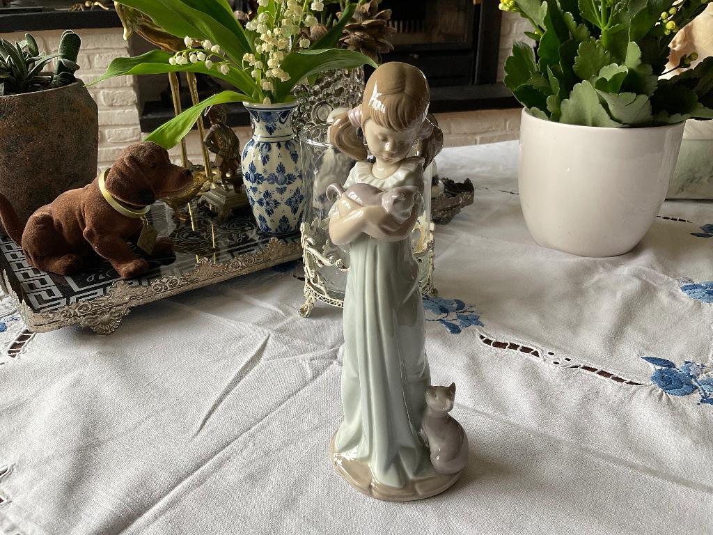 LLadro beeld meisje met poesjes “ Don’t forget me “, Ophalen of Verzenden
