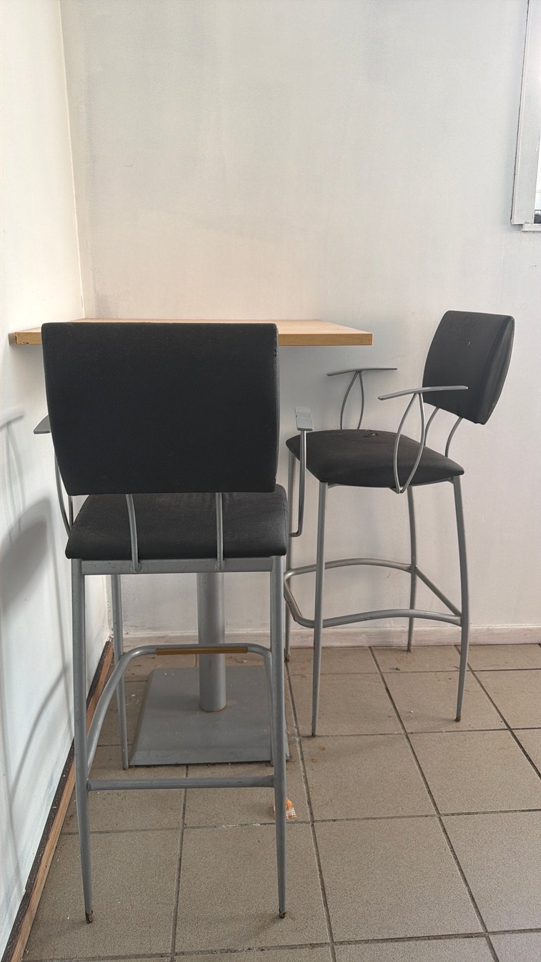 2x Barkrukken met tafel, Huis en Inrichting, Ophalen, Gebruikt