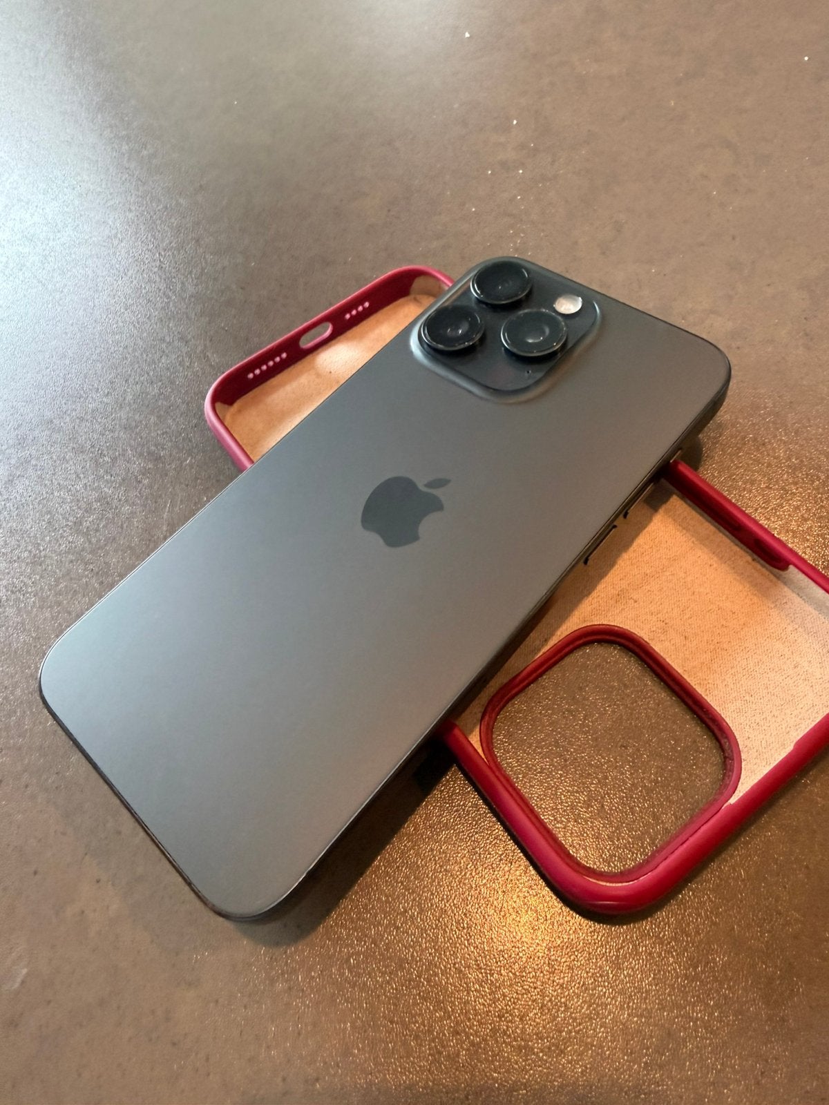 Iphone 15 pro max 256GB / Batterij 77%, Télécoms, 256 GB, IPhone 15 Pro Max, 77 %, Comme neuf