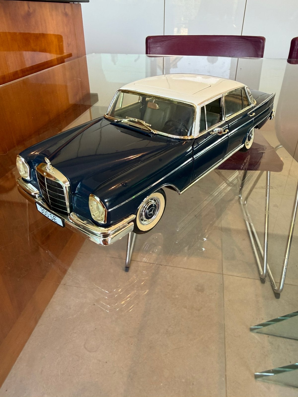 Zeldzame Mercedes Benz 300 SE 1:18 revell zonder doos, Ophalen of Verzenden, Zo goed als nieuw, Auto, Revell