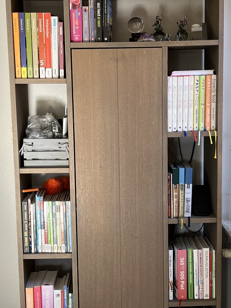 Moderne eiken boekenkast, Ophalen, Met deur(en), 50 tot 100 cm, Zo goed als nieuw
