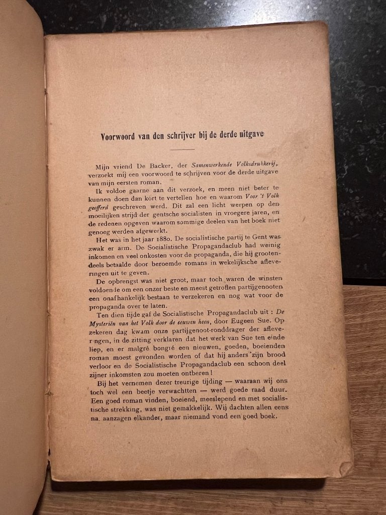 Voor 't Volk Geofferd door Eduard Anseele *1911*, Antiquités & Art, Antiquités | Livres & Manuscrits, Enlèvement ou Envoi, Eduard Anseele