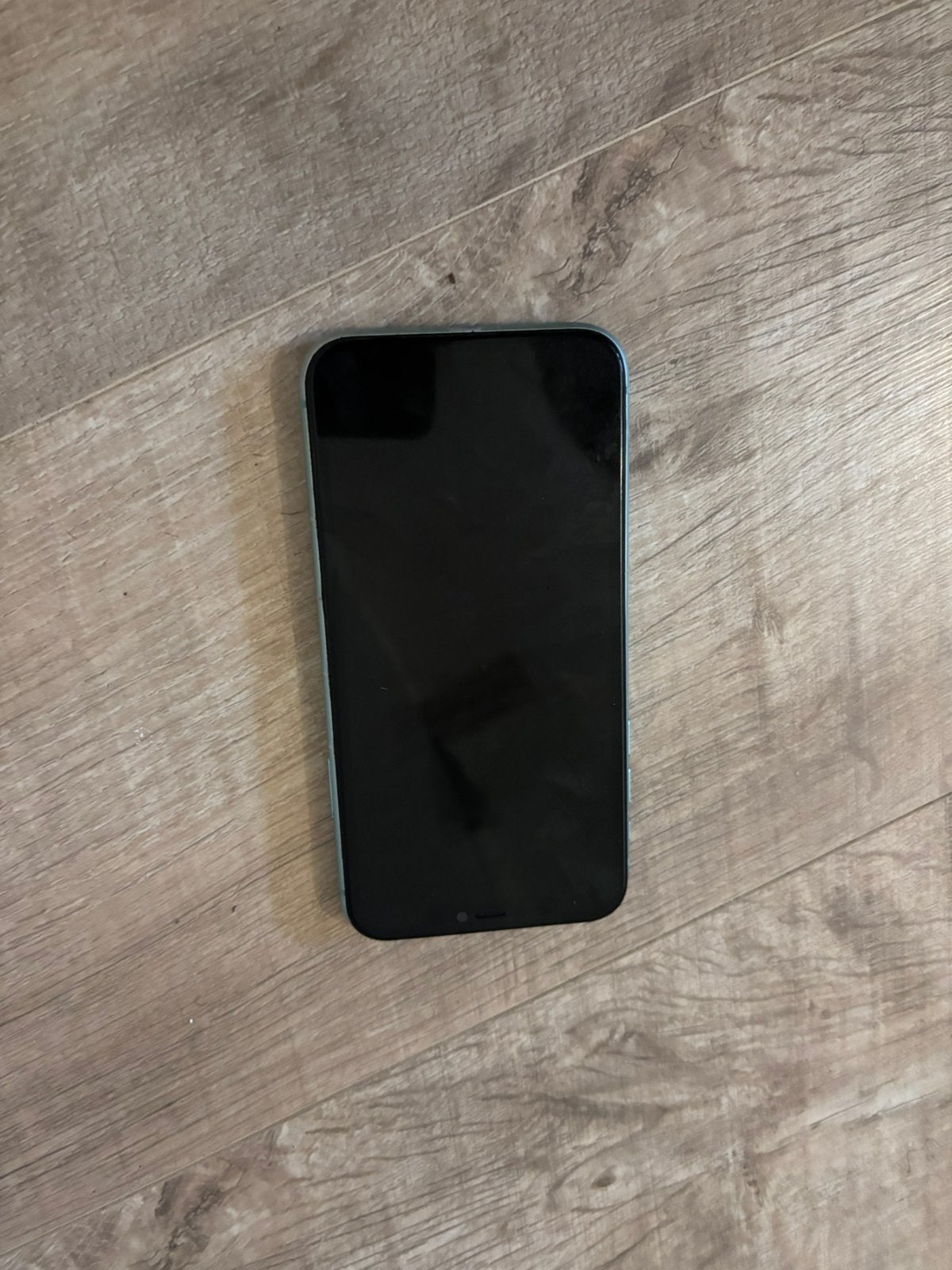 Iphone 11 128Go vert- pour pièces- carte mère fonctionnelle, Télécoms, Téléphonie mobile | Apple iPhone, Comme neuf, iPhone 11