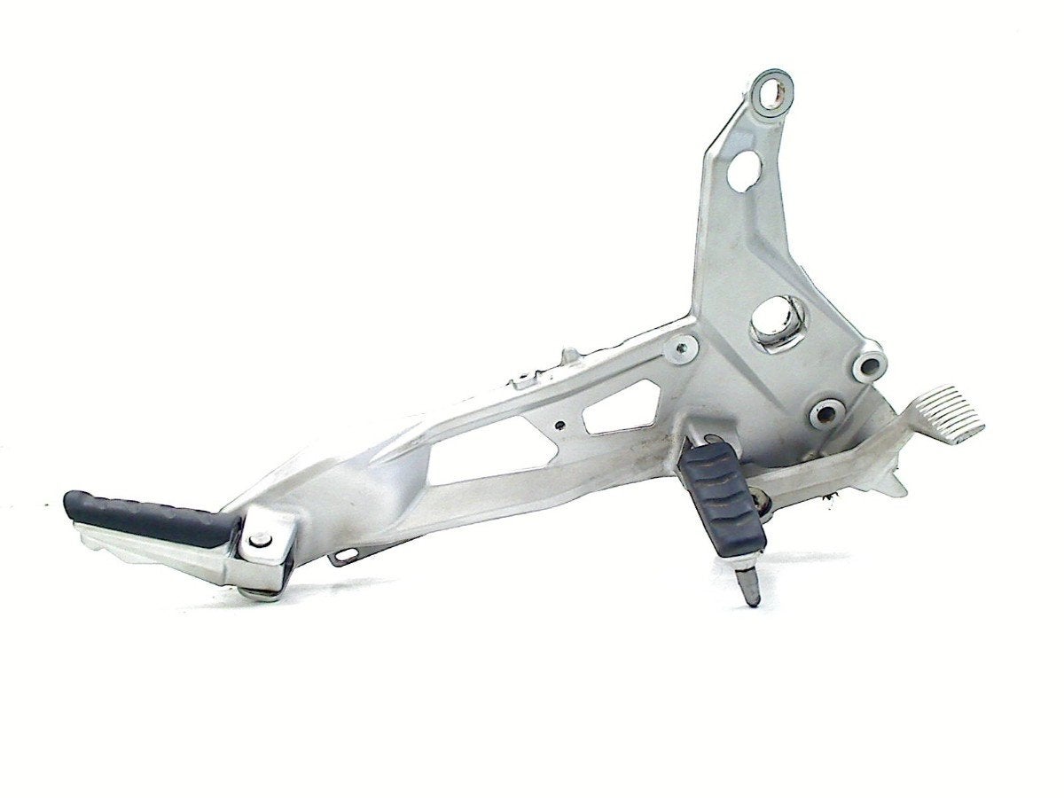 SCHETSPLAAT RECHTS VOOR BMW F 900 R 2018-2022 (F900R K83), Motoren, Dhr. S. di Majo, Gebruikt, Info@cama-motorparts.nl, P.J. Troelstraweg 8 8
3144 CX  MAASSLUIS, NL