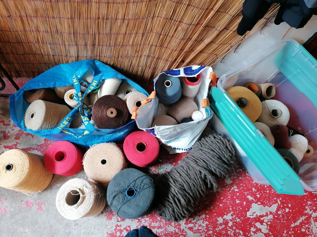 Verzameling grote bobijnen wol, Hobby en Vrije tijd, Ophalen