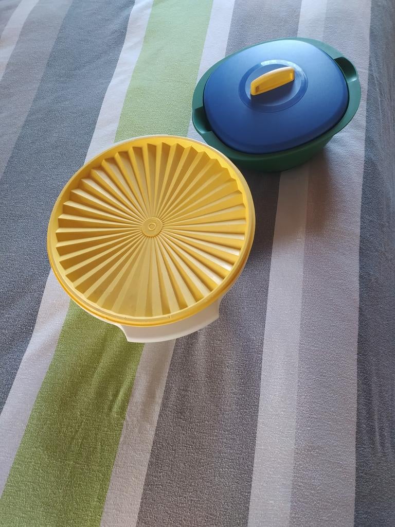 Grote kom van tupperware met zonnedeksel en kom die voor, Ophalen