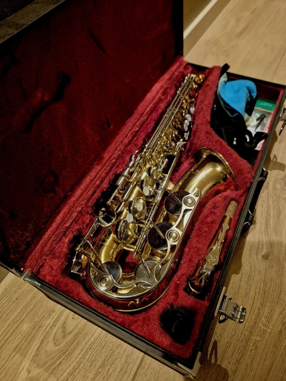 Yamaha YAS-25 altsaxofoon Made in Japan – complete set, Musique & Instruments, Enlèvement, Utilisé, Alto, Avec valise
