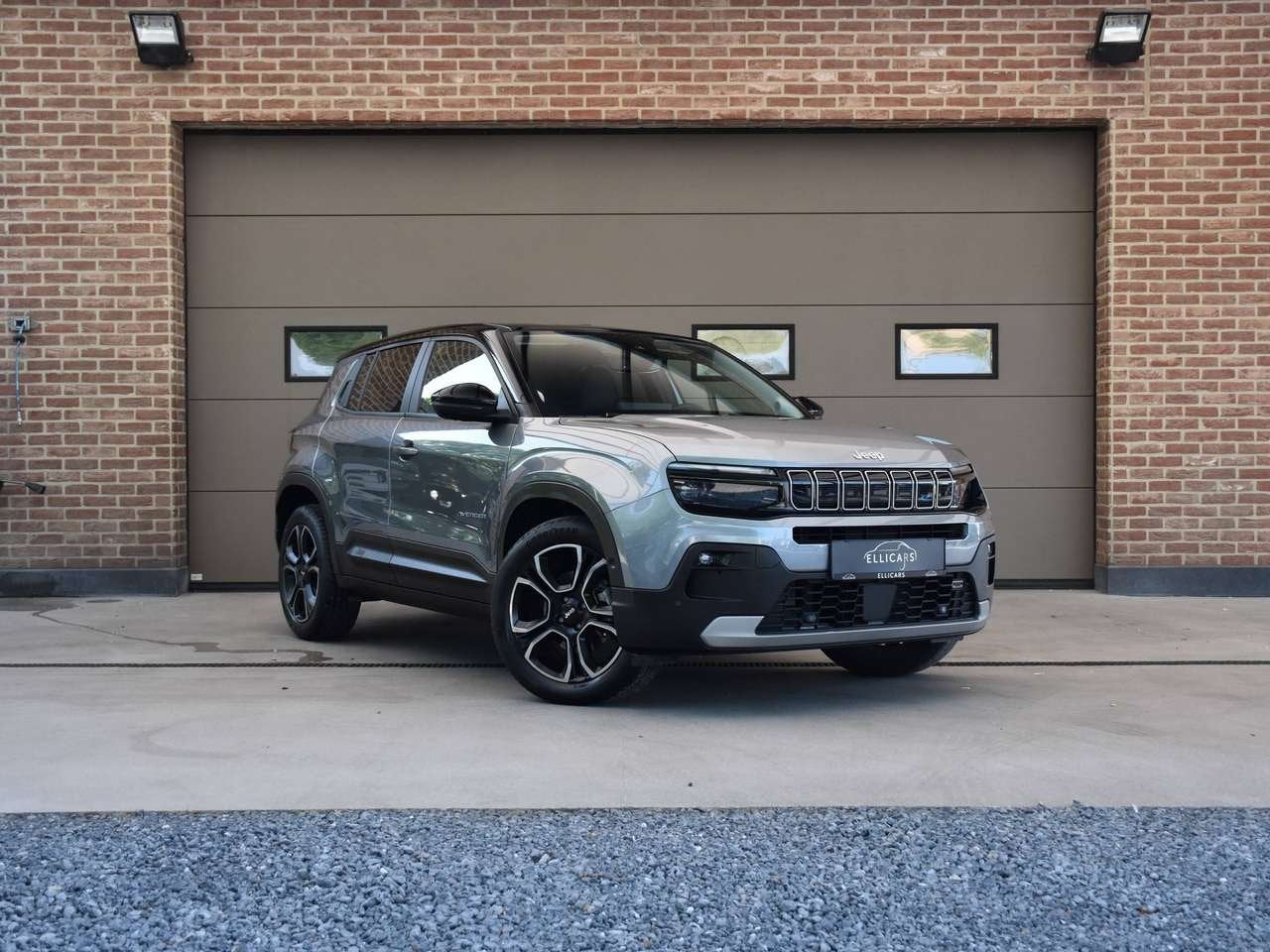 Jeep Avenger 54 KWH SUMMIT / SOH 95,63% / CARPLAY / CAMERA, Zwart, 0 kg, 5 zetels, 5 deurs