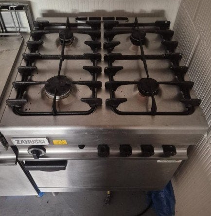 Cuisinière à gaz Zanussi 4 feux avec four, Enlèvement ou Envoi, Utilisé, Cuisinière, Friteuse et Grils