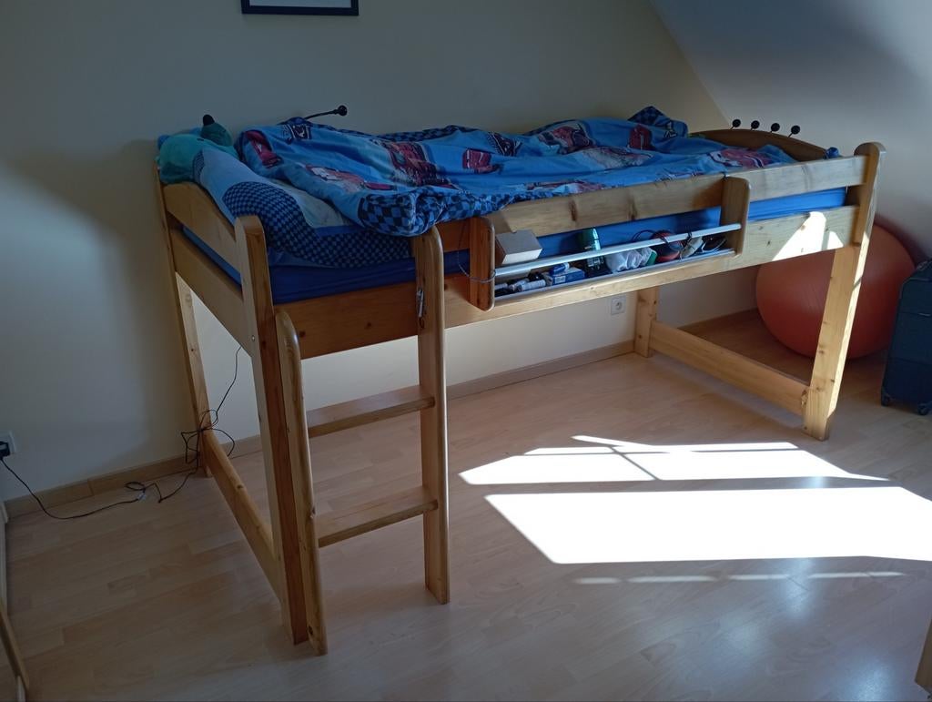 Lit pour enfant 90x180 cm en pin. Occasion à saisir., Enlèvement