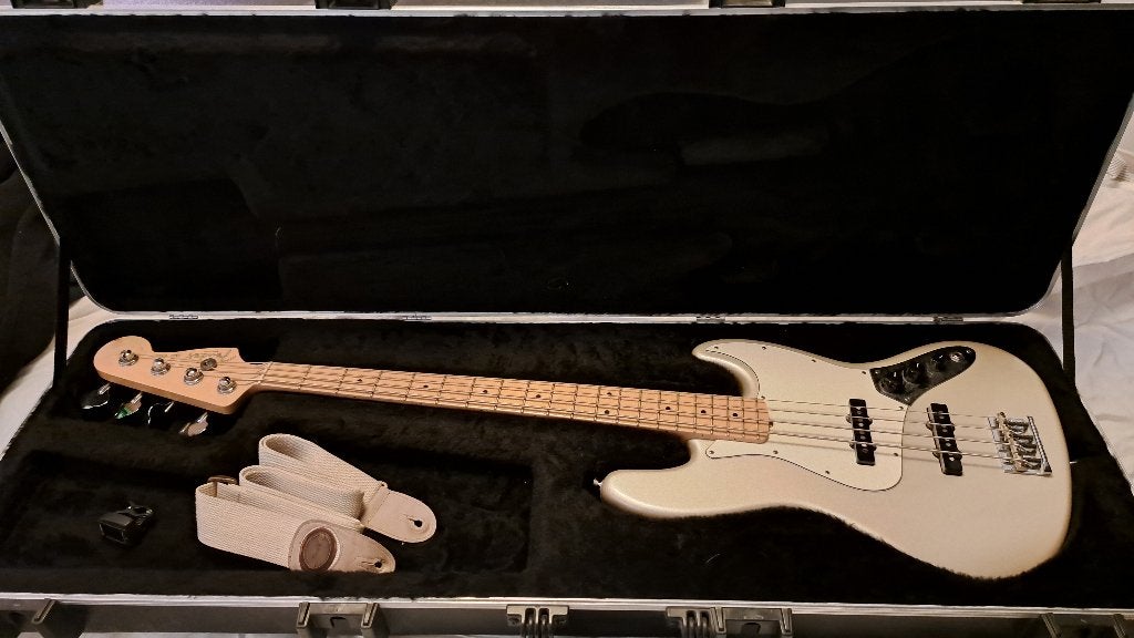 Fender American Standard Jazz Bass 2011 (Blizzard Pearl), Musique & Instruments, Instruments à corde | Guitares | Basses, Enlèvement
