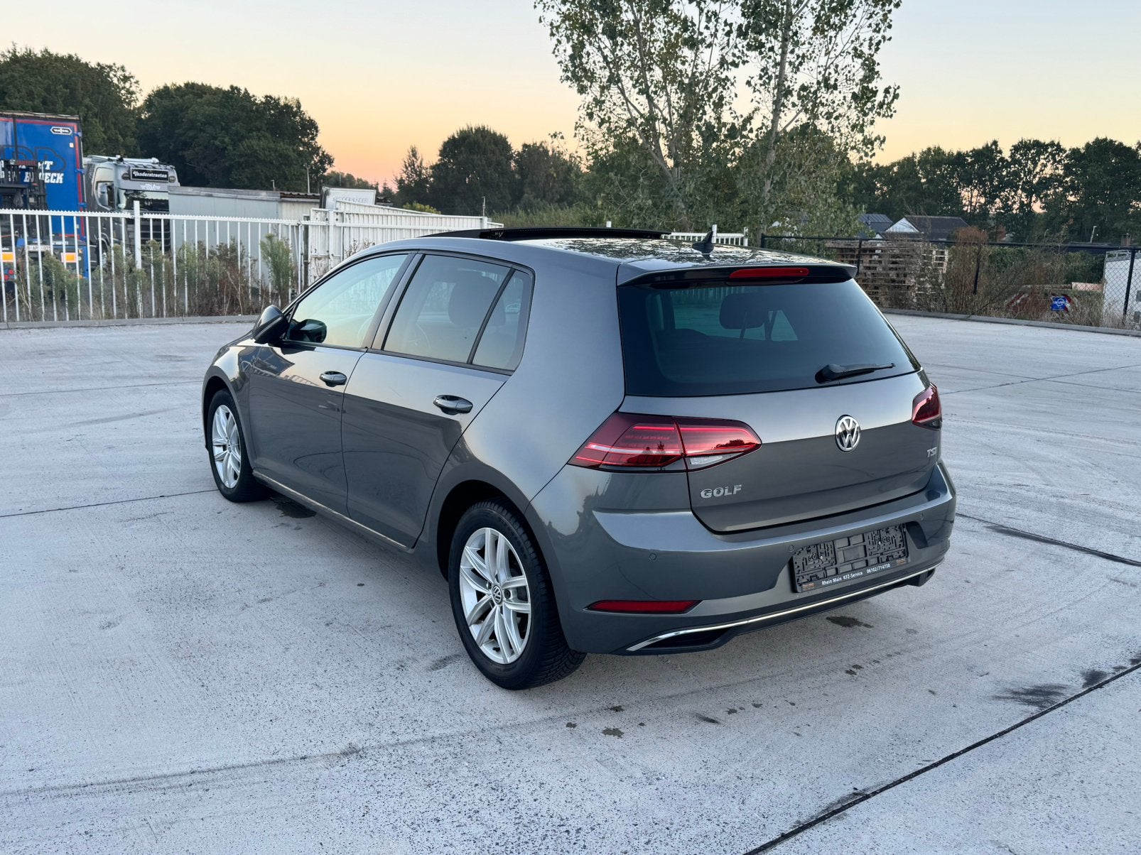 VW Golf 7.5 1.0 TSI Highline Toit ouvrant LED Alcantara, Autos, Achat, Entreprise, Boîte manuelle, Alcantara