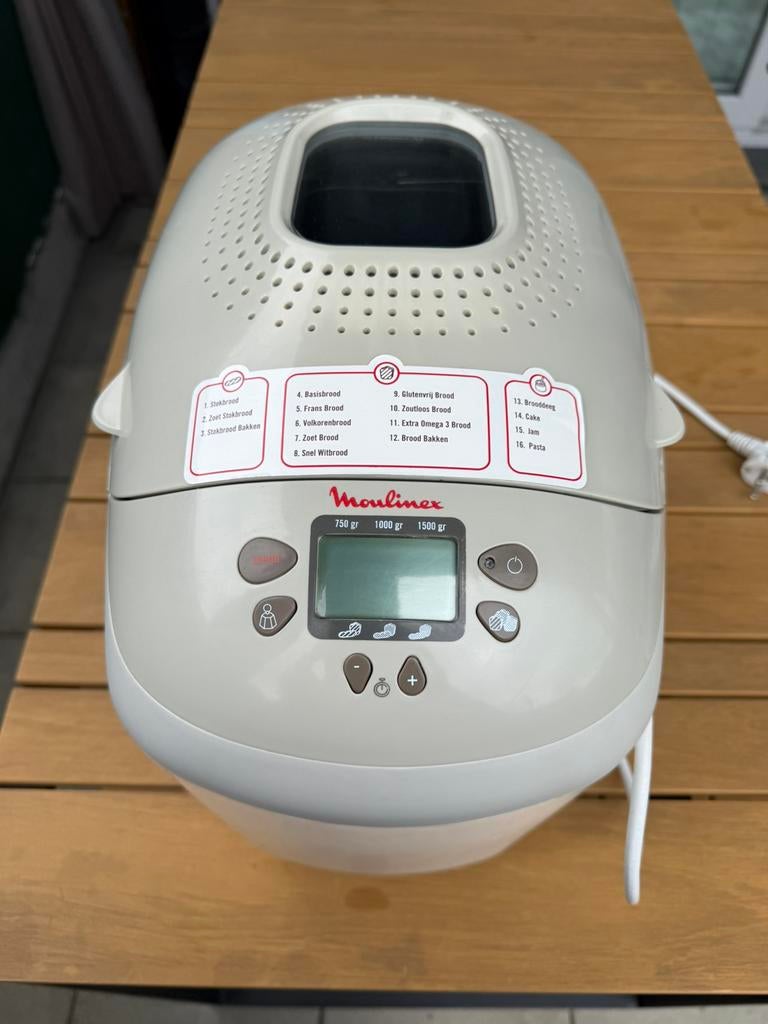 Broodbakmachine, Elektronische apparatuur, 1200 tot 1600 gram deeg, Ophalen, Zo goed als nieuw, Met timer