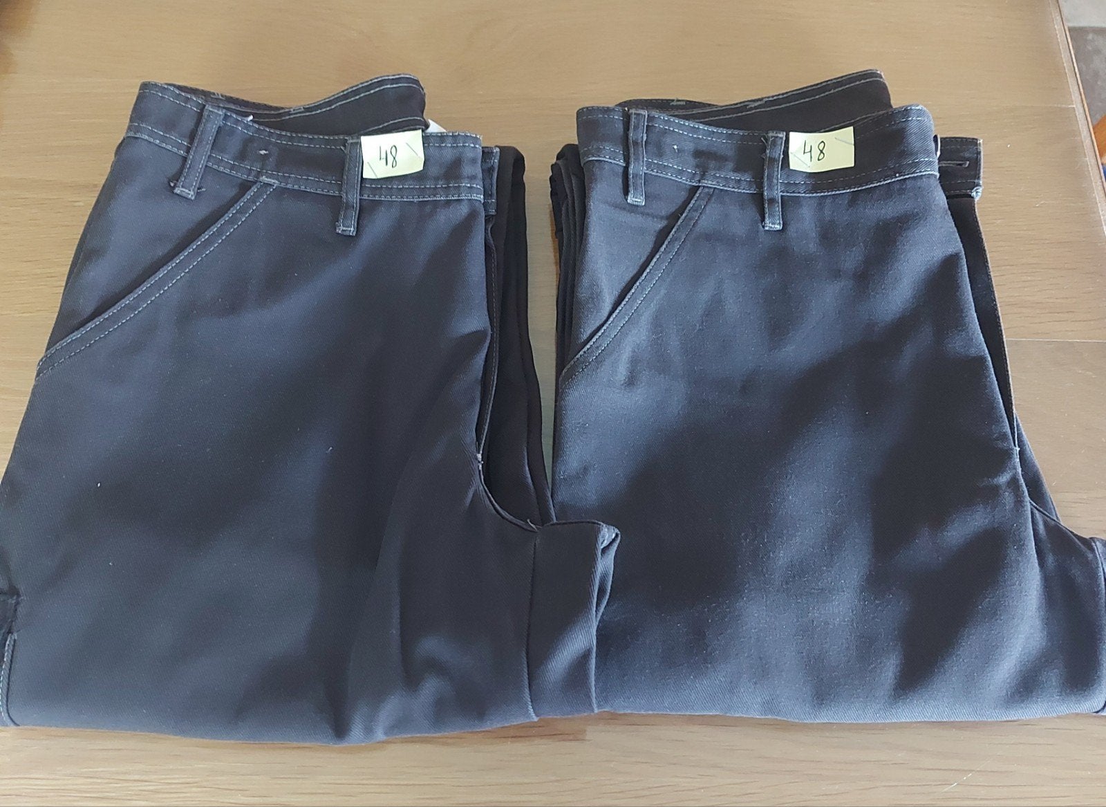 NEUFS ! LOT 2 PANTALONS T48 + GENOUILLÈRES,MÈTRES,CUTTER..., Doe-het-zelf en Bouw, Veiligheidskleding, Ophalen of Verzenden