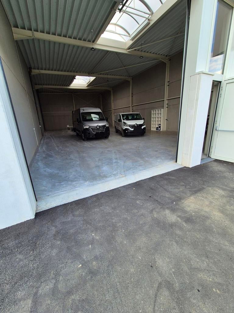 Entrepôt de 312m² + 4 place de parking privé, Articles professionnels, Enlèvement ou Envoi