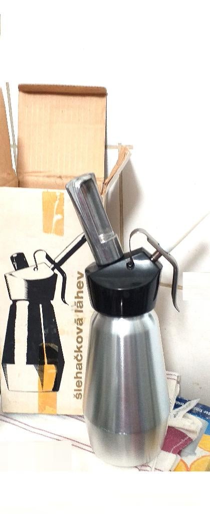Lot  Siphon en inox de crème Chantilly, Envoi, Rouge