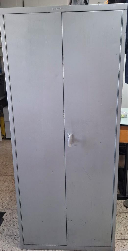 Industrieële kast Schäfer, Ophalen