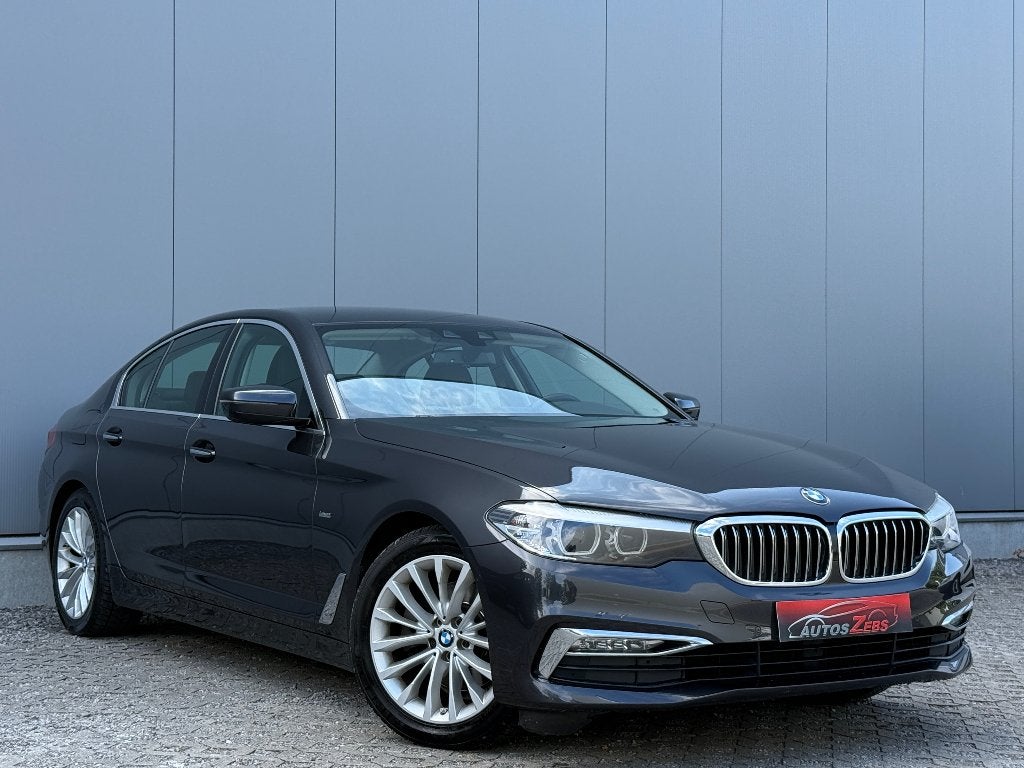 Caméra BMW 520dA LuxuryLine Xenon Cruise ElectricSeats Navi, Autos, Cuir, Euro 6, Entreprise, Noir