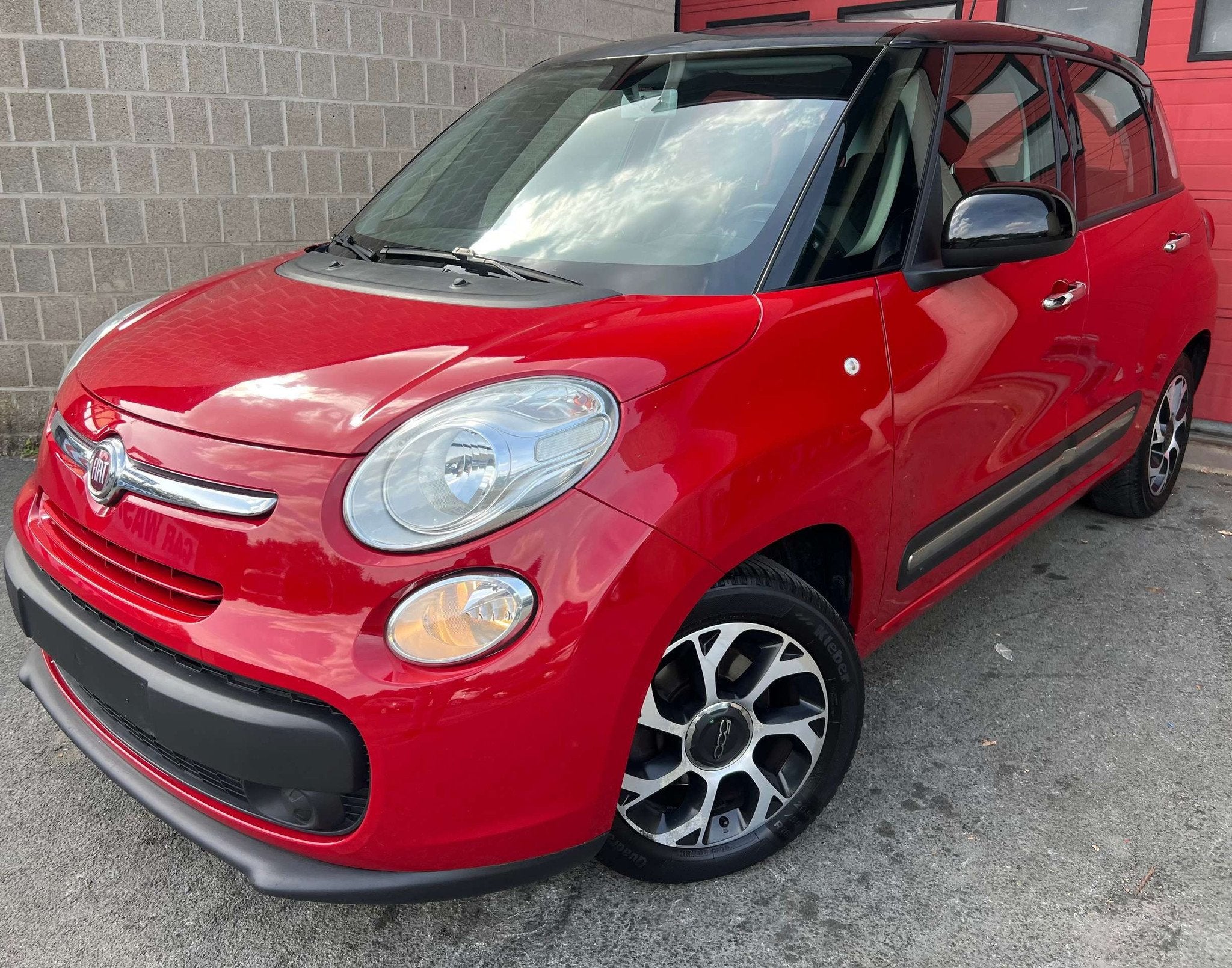Fiat 500L Living 1.4i Lounge 5pl + CLIM + NAVI, Rouge, Achat, Euro 6, Entreprise