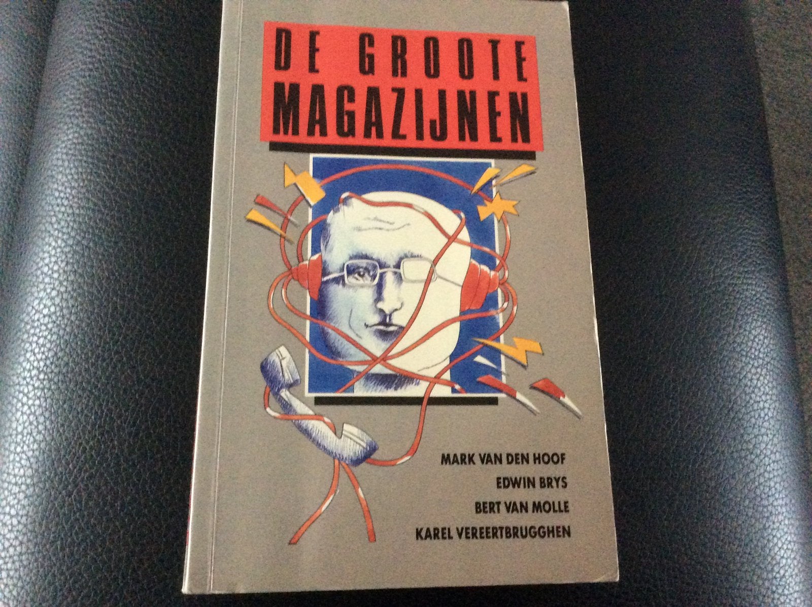 De groote magazijnen BRT uitgave 1988, Boeken, Ophalen of Verzenden, Zo goed als nieuw