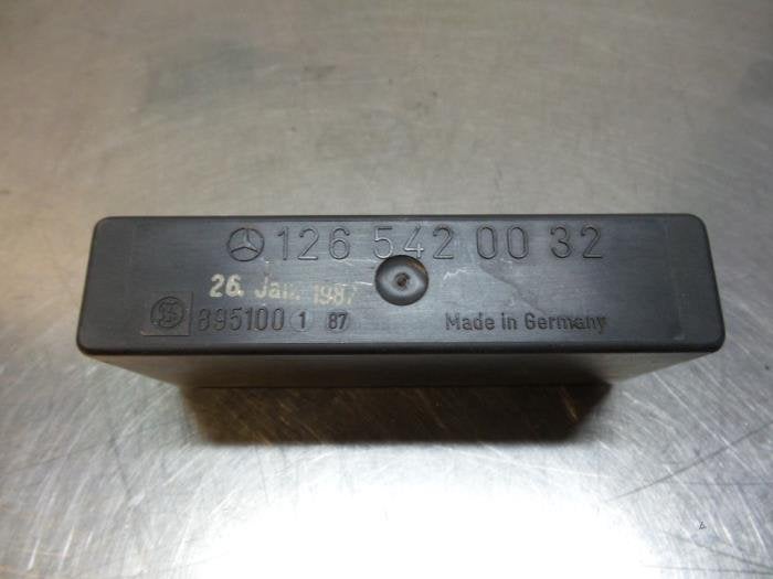 Ordinateur divers d'un Mercedes 200 - 500, -, 3 mois de garantie, Utilisé, -