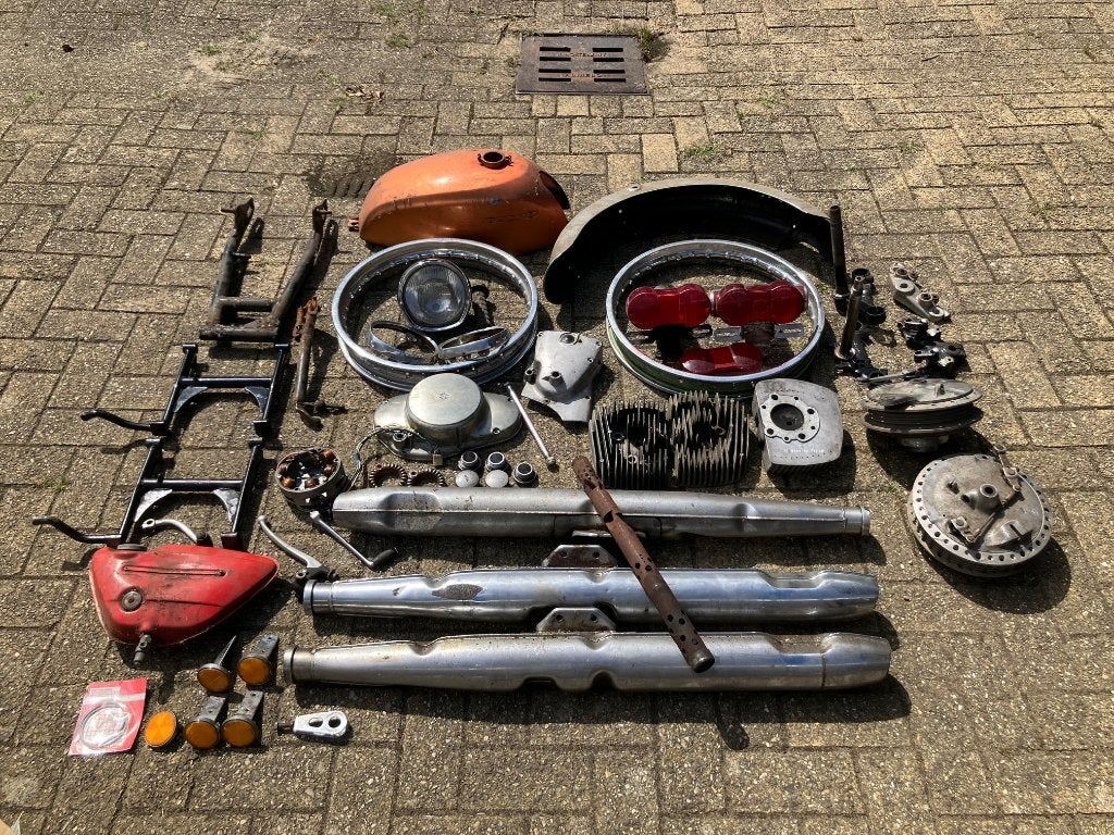 Veel onderdelen Suzuki T500 Cobra Titan T500J M K GT500, Motoren, Onderdelen | Oldtimers, Ophalen of Verzenden, Gebruikt