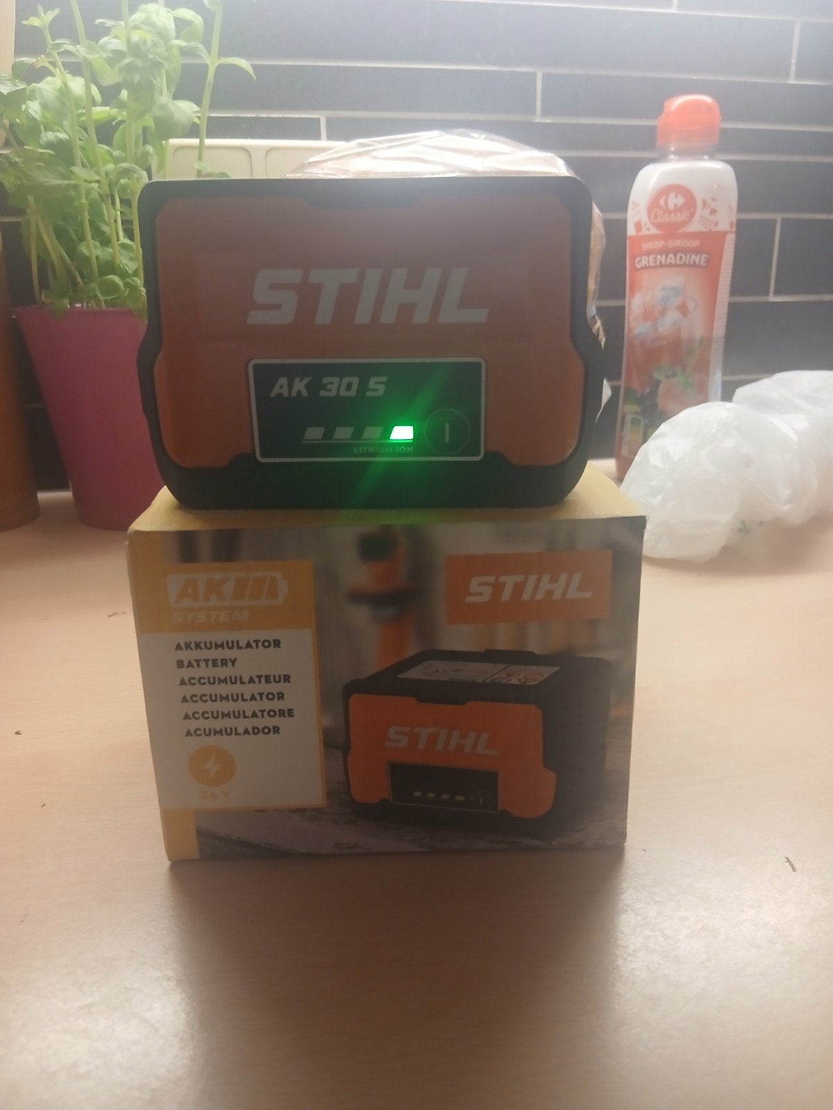 STIHL AK 30, Enlèvement ou Envoi