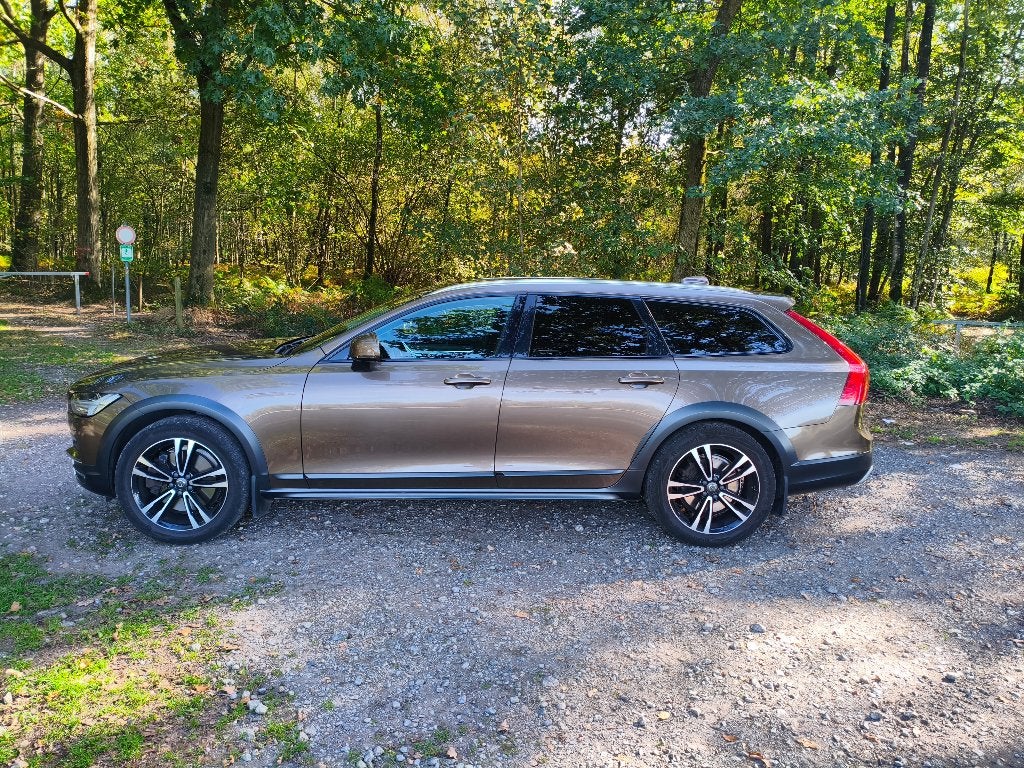 Volvo V90 Cross Country D4 AWD Pro, Autos, Cuir, Achat, V90, Euro 6