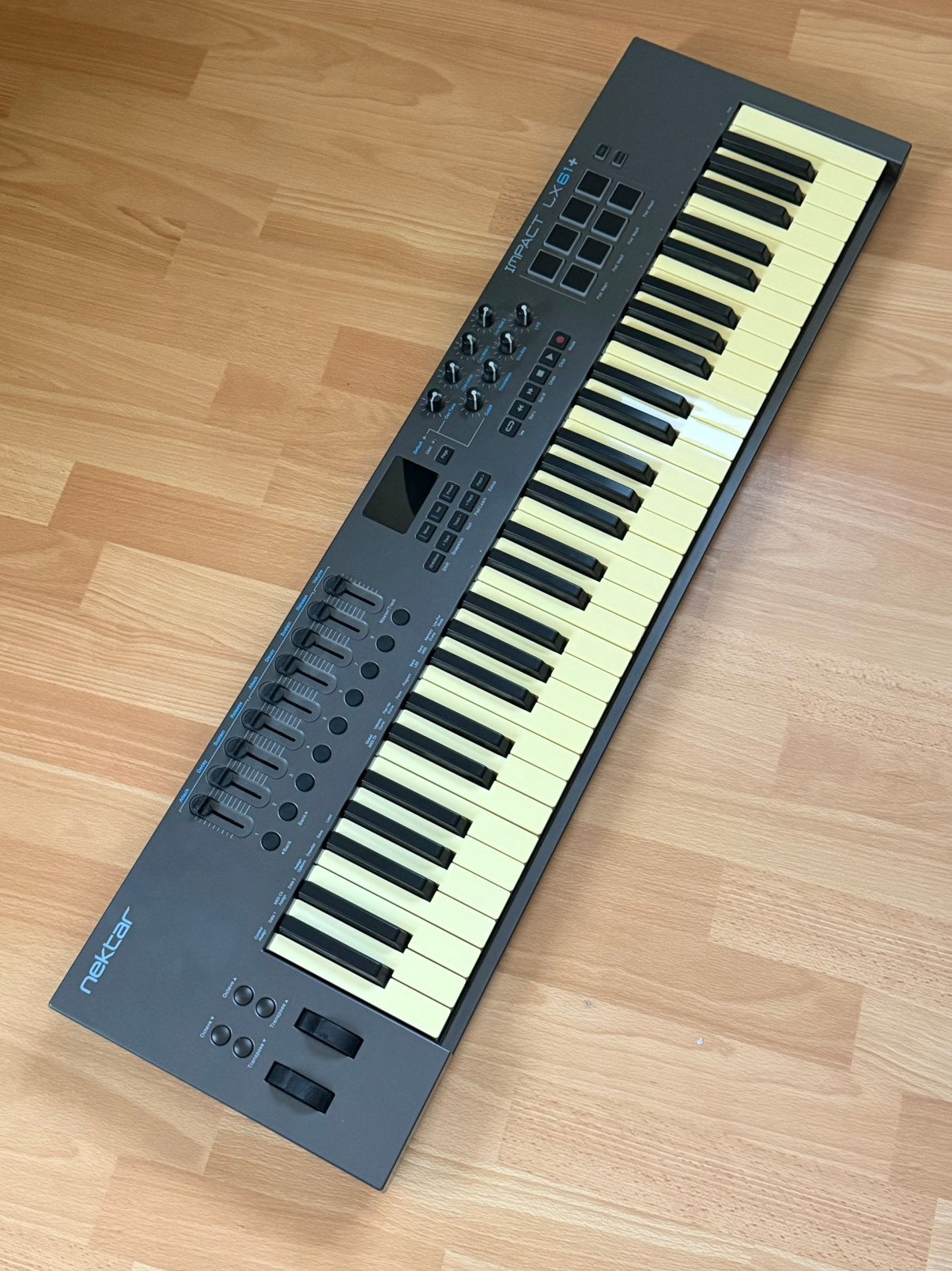 Nektar Impact LX61+, Ophalen, Gebruikt