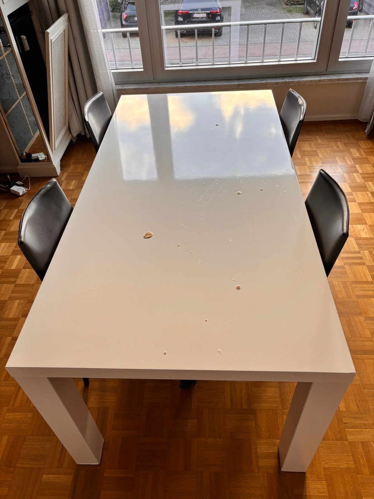 GRATUIT tables et 6 chaises a donner, Enlèvement