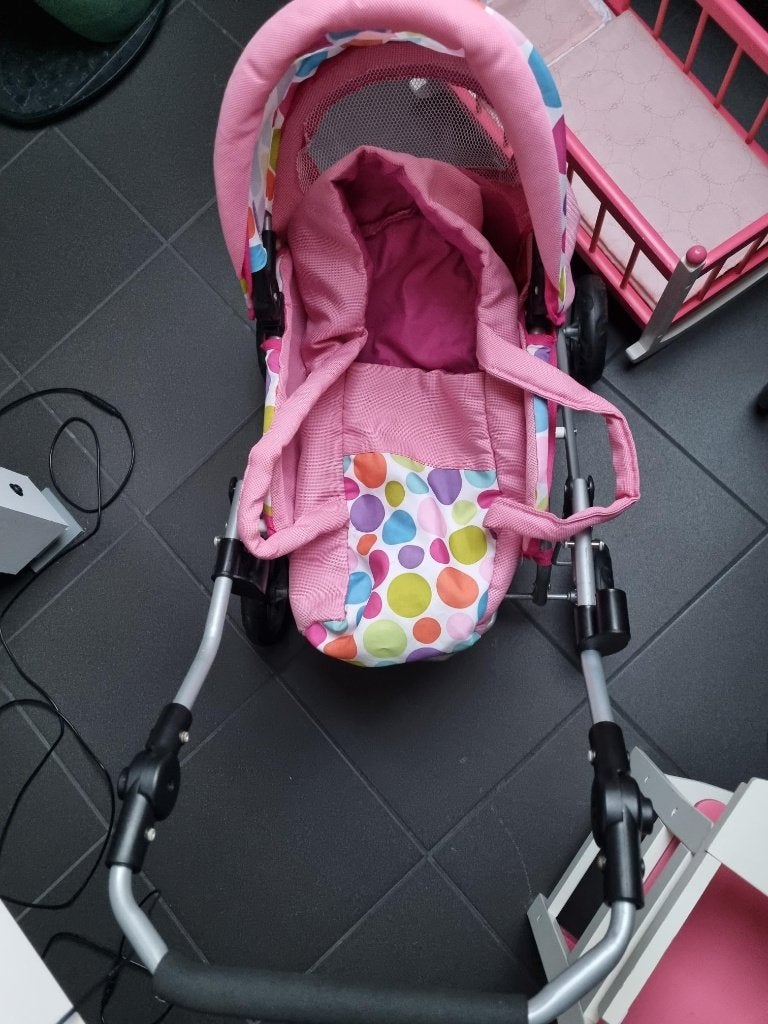 Poppen buggy, Enfants & Bébés, Jouets | Poupées, Enlèvement, Utilisé