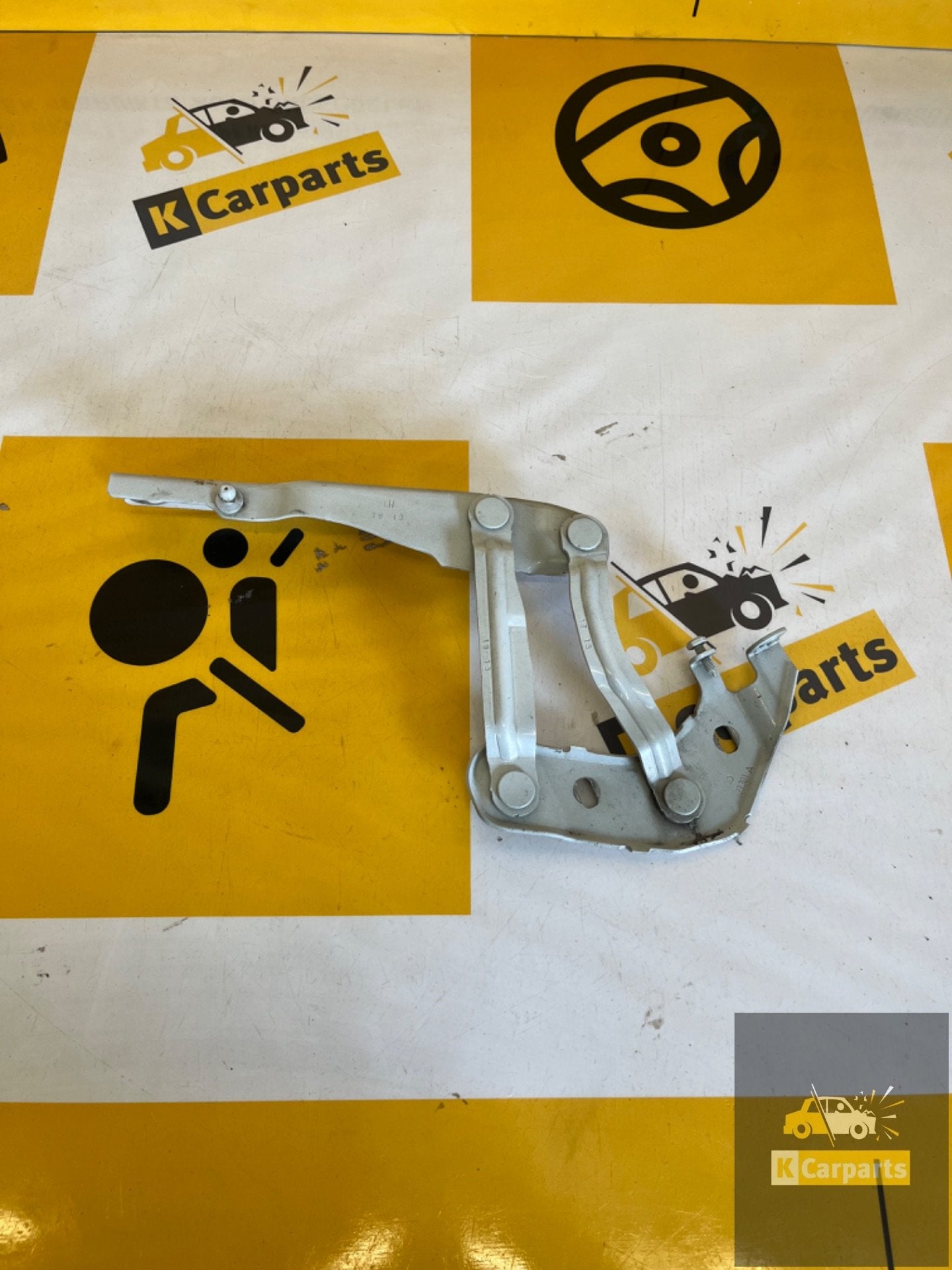 Charni res de capot moteur Audi A1 8X 8X0823301A, Autos : Pièces & Accessoires, Info@fabrikant.eu, Fabrikant BV, Fabrikantstraat 1
1000 AA  Amsterdam, NL