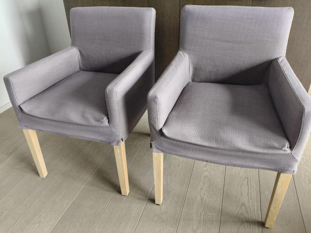 2 chaises/chaises de salle à manger élégantes en tissu, Maison & Meubles, Fauteuils, Utilisé, Bois, Tissus, 50 à 75 cm, Moins de 75 cm