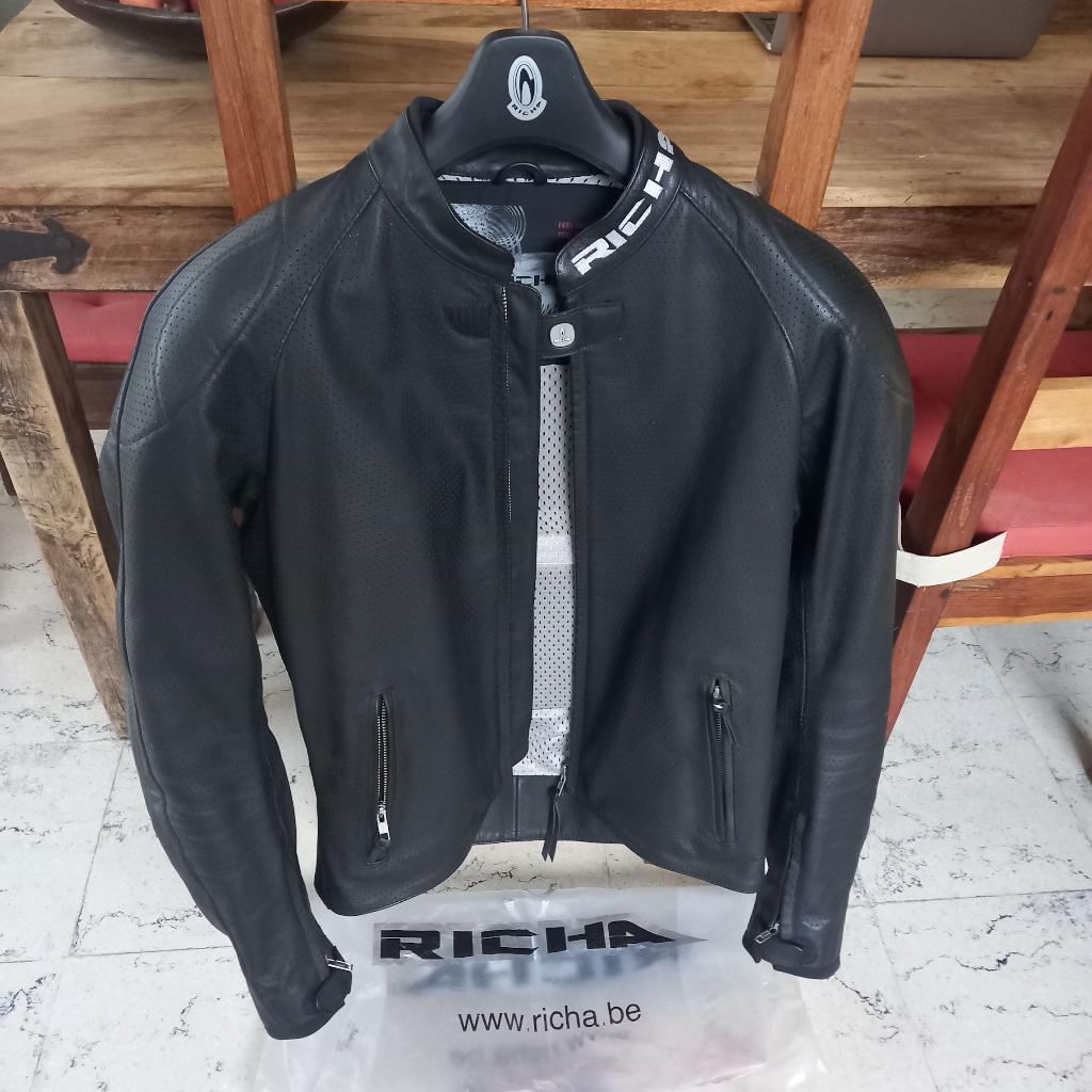 Neuf Blouson Richa Medium 50 cuir perforé aéré, Enlèvement ou Envoi, Neuf, avec ticket, Manteau | cuir, Richa